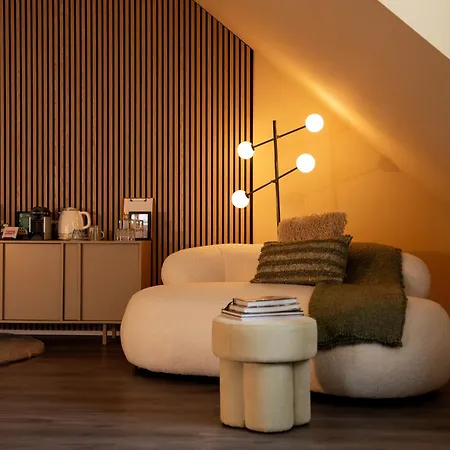 Hotel De Wereld 4*