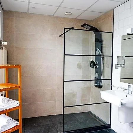 Hotel De Wereld 4*