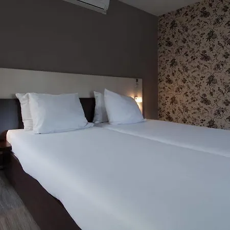 Hotel De Wereld 4*