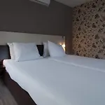 Hotel De Wereld 4*